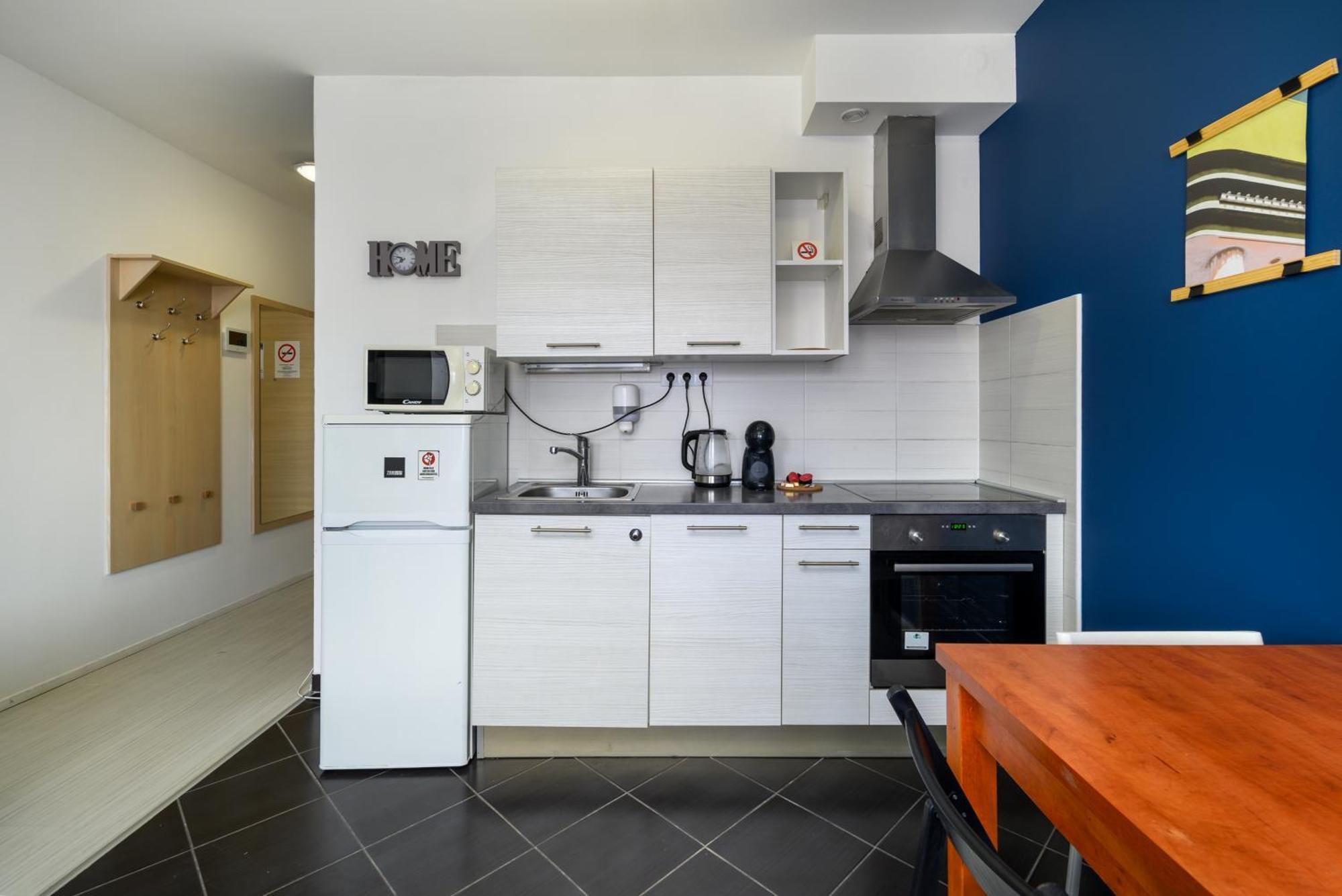 Sun Resort Residential Suite-Free Parking Garage Same Building 布达佩斯 外观 照片